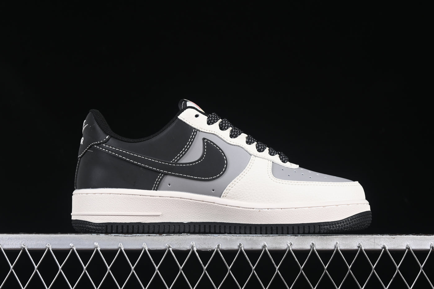 Nike Air Force 1 Low x Supreme – Shadow Grey/Black/White - Luxjewelss 