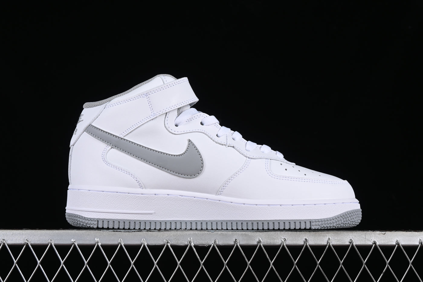 Nike Air Force 1'07 Mid - White Corduroy Edition - Luxjewelss 