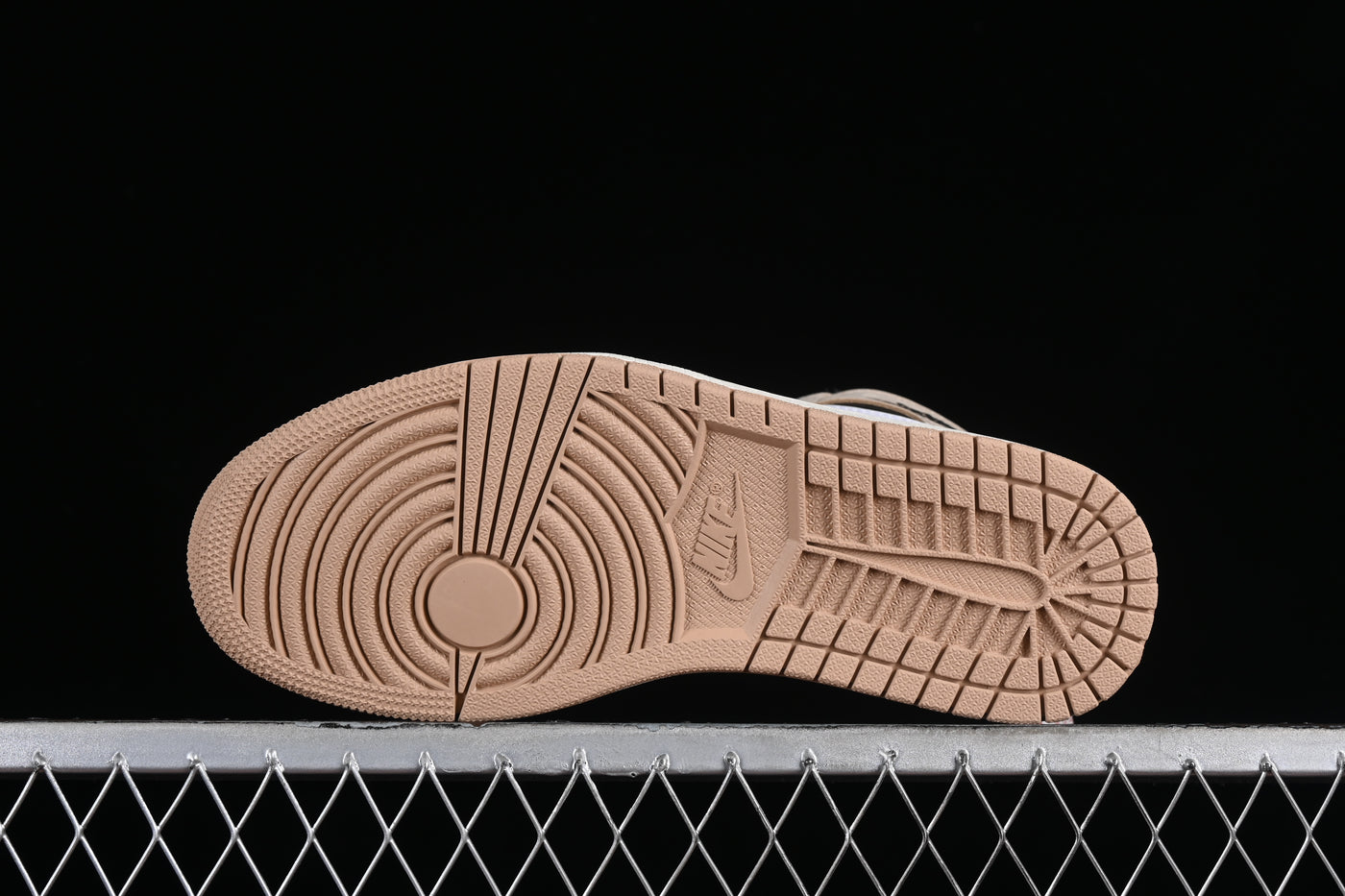 Nike Air Jordan 1 High OG "Latte" - Luxjewelss 